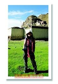 不当导游当掌柜 不爱衣衫爱莓茶