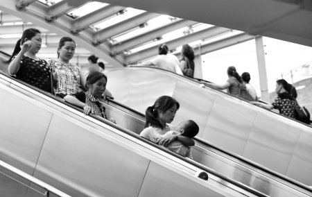 成都东客站和成都地铁 所有自动扶梯可放心使