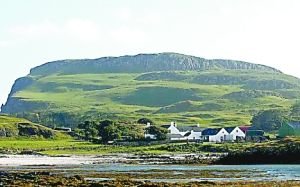 英世外桃源袖珍村仅35人 打广告招居民_滚动