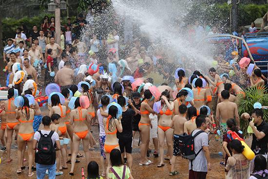 乐和乐都主题公园第三届水枪大战活动正式启幕