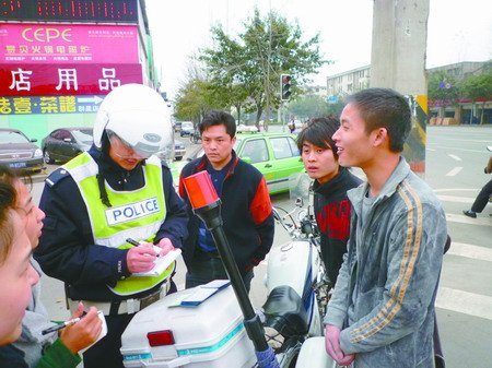 �ɶ��������ۡ����½����� �Ʒ������ϰ���