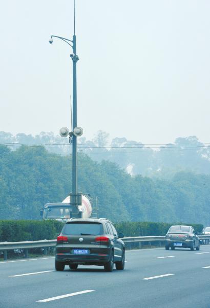 成都绕城高速217套电子眼启用 专抓拍8类违法