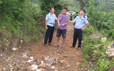近日,湘西州花垣县公安局破获了这样一起"奇特"的凶杀案.