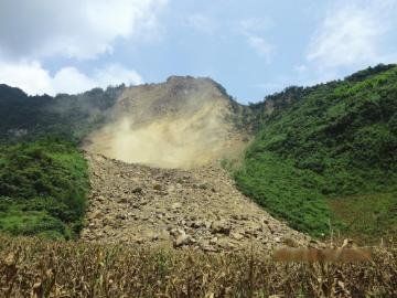 屏山市人口_安徽屏山(2)