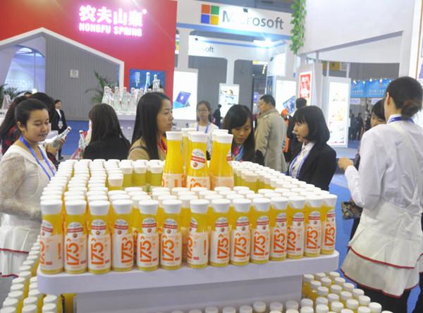 G20峰会指定用水玻璃瓶农夫山泉亮相西博会