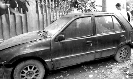 沉睡小区的破旧车 随便一找还真不少_车市要