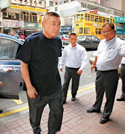 李嘉欣旧爱刘銮雄全家聚餐 女友甘比秀天价名牌