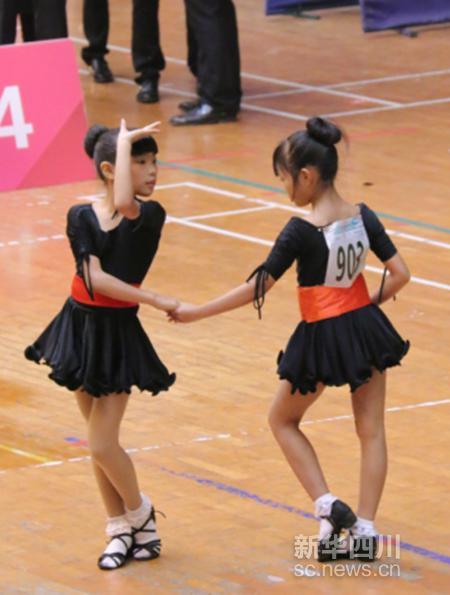 成都锦官驿小学在四川省学生体育舞蹈锦标赛中