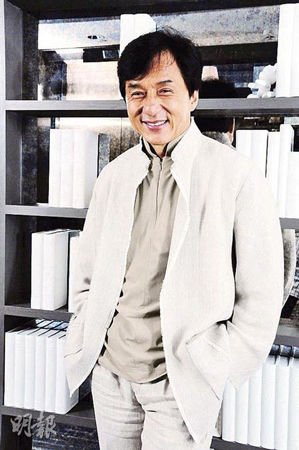 成龙挺菲律宾警察 网友:他没资格代表香港人_