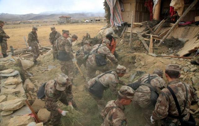 康定地震灾区气温持续走低 降雪降冰雹(图)