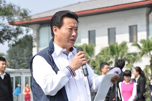 挥就传奇 耀南非 沃尔沃高尔夫挑战赛开杆