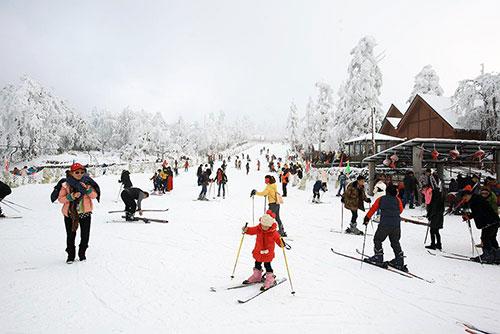晒出你的滑雪照 赢峨眉山免费住宿和滑雪资格