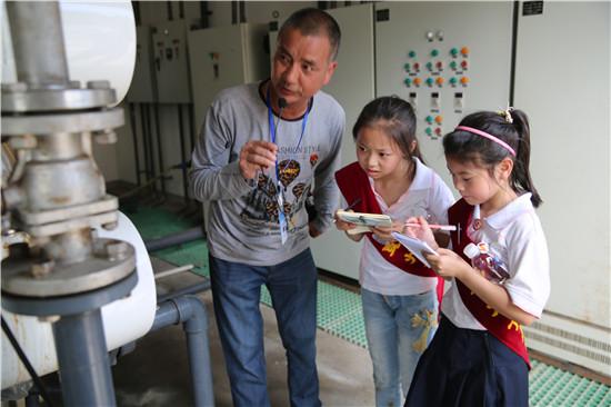 彭州实验小学:给垃圾安家环保志愿活动