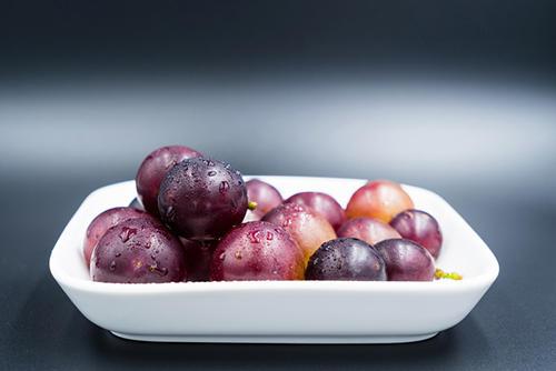 吃葡萄前要知道 葡萄皮上的白霜千万别洗掉_大成网_腾讯网