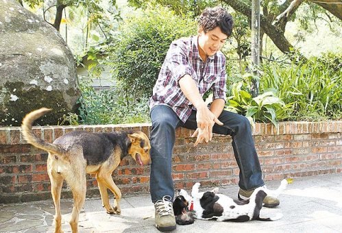 <em>朱孝天</em>不怕<em>女友</em>吃醋 仍喂养林熙蕾两只爱犬(图