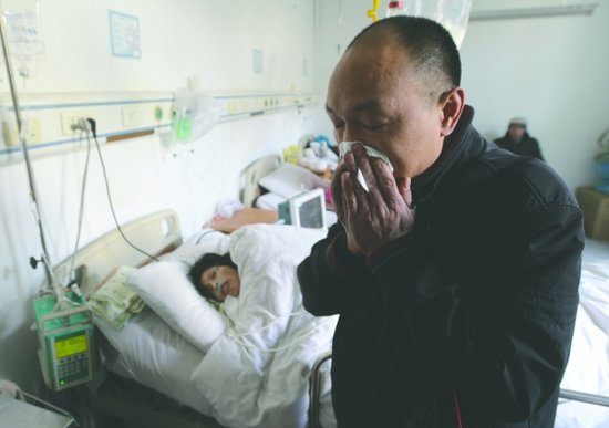 肾衰竭<em>女友</em>求婚 痴心<em>男友</em>纠结16天后终于答应