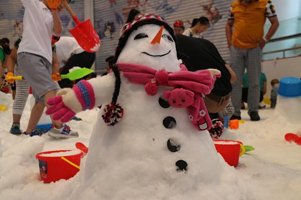 冰纷万象免费堆雪人打雪仗 签到即还有奖品拿