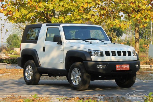 北汽BJ40正式上市 售价14.68-18.68万