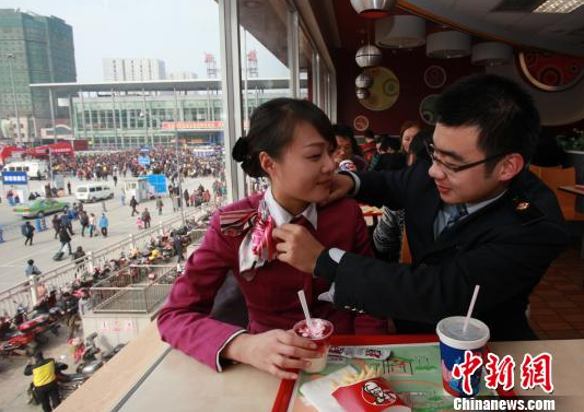 成都客运段动车队美丽动妹的春运蜜月(图)