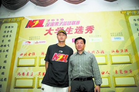 状元秀落户四川男篮_新闻滚动