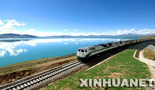 青藏铁路推动西藏跨越式发展