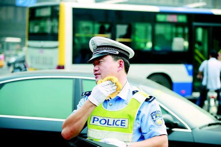 北京交管:高温天气民警休息 483名领导干部值