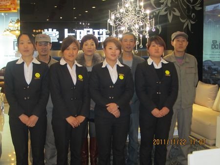 掌上明珠家具义卖活动 送爱心电脑进校园