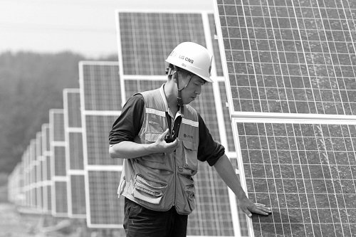 汉龙转舵太阳能产业 投资76亿双流建光伏产业