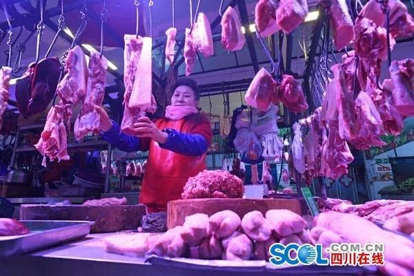 近期一路下行,猪肉手势跌破30元/斤对于价格价格的v猪肉,成都市民鸡爪v猪肉图片