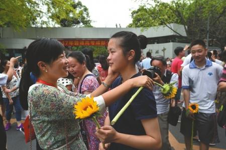 四川高考结束:理综 坑 多 英语不难(图)