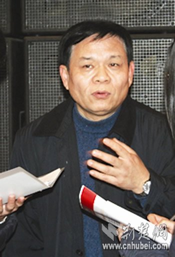 武大后勤原正副部长受审 庭上忏悔:对不起武大