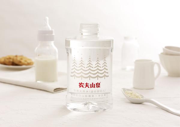 李娜携手农夫山泉婴儿水 给宝宝们更温柔的呵