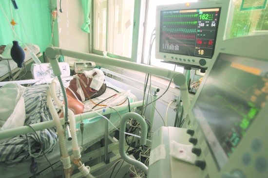 男子脑死亡家人含泪放弃治疗 并捐赠其器官(图