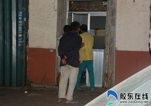 烟台扫黄:卖淫场所用电子眼环视监控 晚上挂红