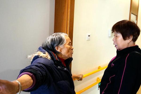 体验康养旅游:带给一位成都老人的县城生活