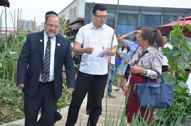 一粽情缘共端午 中外友好情更浓