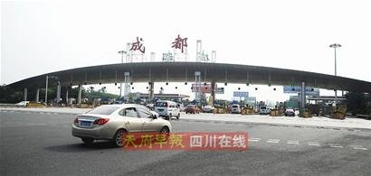 小长假撞车高考遇冷 成渝高速畅通无阻