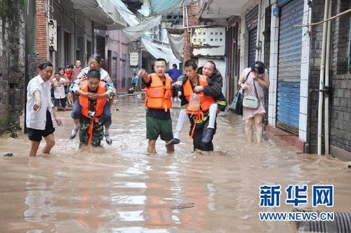 中国多地遭受暴雨洪灾 救灾应急响应紧急启动