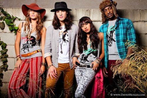 杰克逊家族推出纪念时装品牌j5(组图)_大成网_