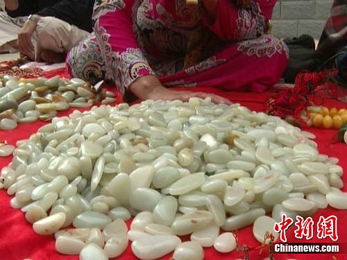 新疆和田玉价格飙升 业内人士提醒买玉须谨慎-传世美玉