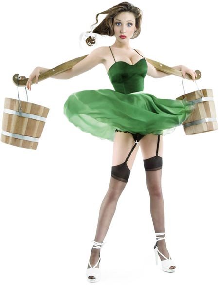 俄罗斯<em>美女</em>全身彩绘半<em>透明内衣</em> 俏皮可爱(组图