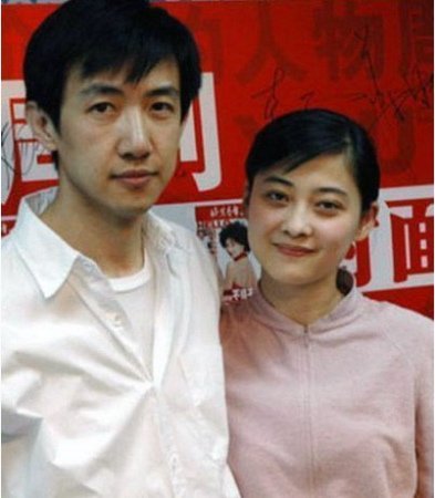 陆川揭梅婷前夫鄢颇被砍20多刀 现在医院抢救