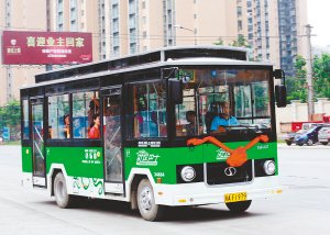 成都免费社区巴士穿新衣