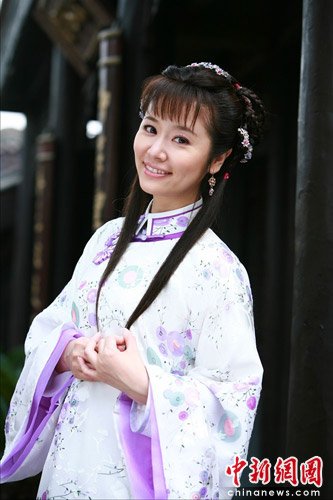 新版《还珠格格》开机 林心如变身“紫薇妈”