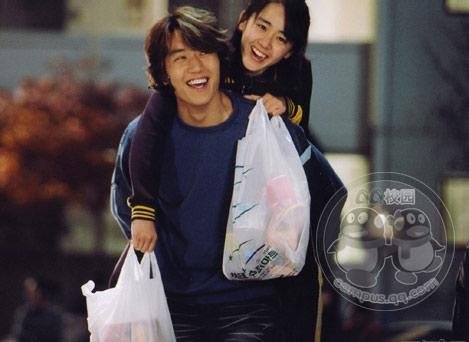 调查显示85%毕业生选择不分手 愿一起奋斗_滚