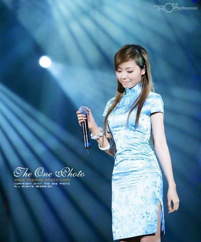 邓丽君成都演唱会倒计时 张靓颖周杰伦现身彩