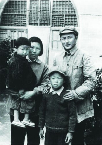 女儿忆父亲陈正人:协助毛泽东上井冈山(图)