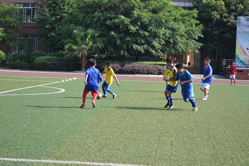 北街小学举行校园足球友谊赛活动