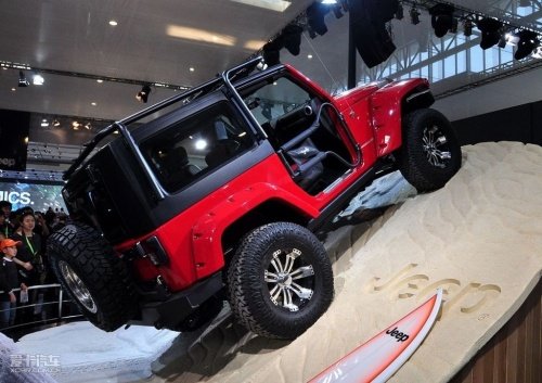 JEEP牧马人冰川版\/双子版北京车展亮相