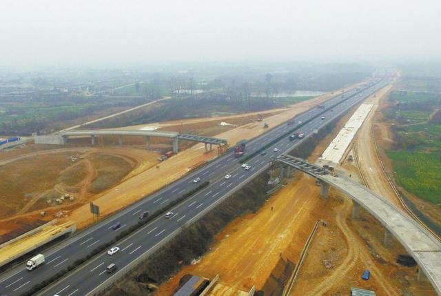 成安渝高速有望6月前全线通车 2.5小时可到重庆(图)